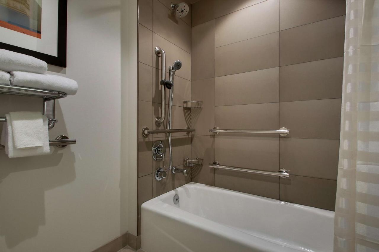 Отель Hyatt House Ок-Брук Экстерьер фото