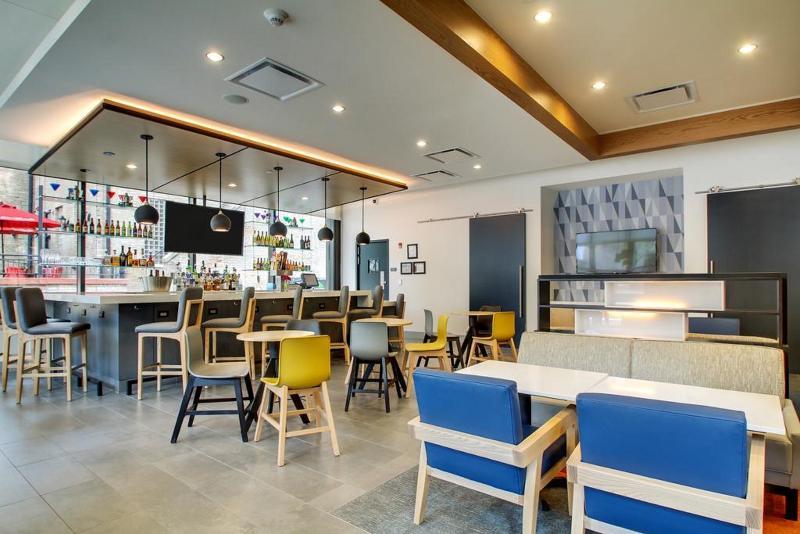 Отель Hyatt House Ок-Брук Экстерьер фото